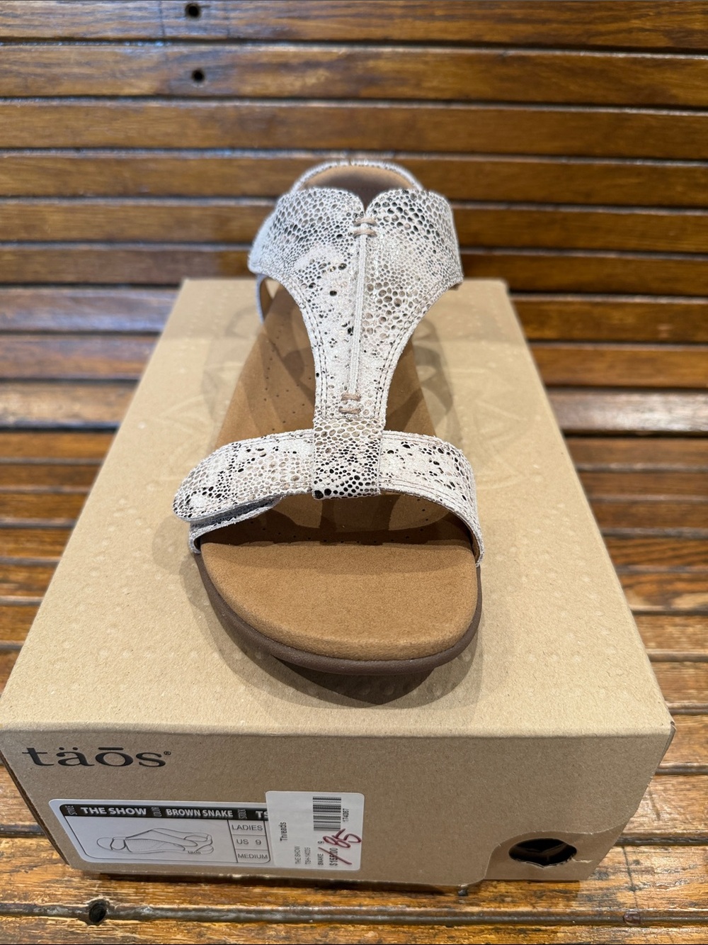 Taos Footwear Women’s White Snake-Print T-Strap Sandal